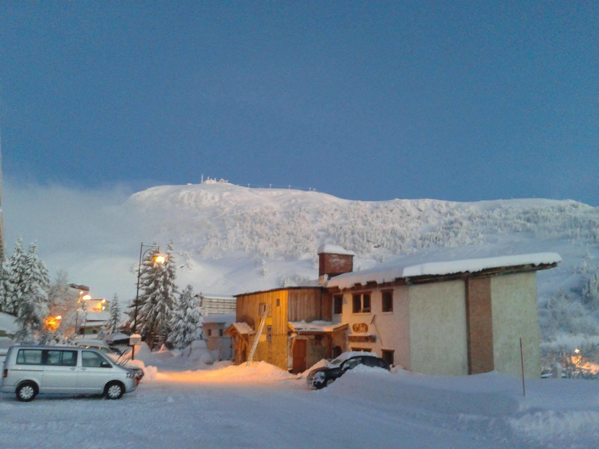 Etape De Fanfoue Hotel Chamrousse Bagian luar foto